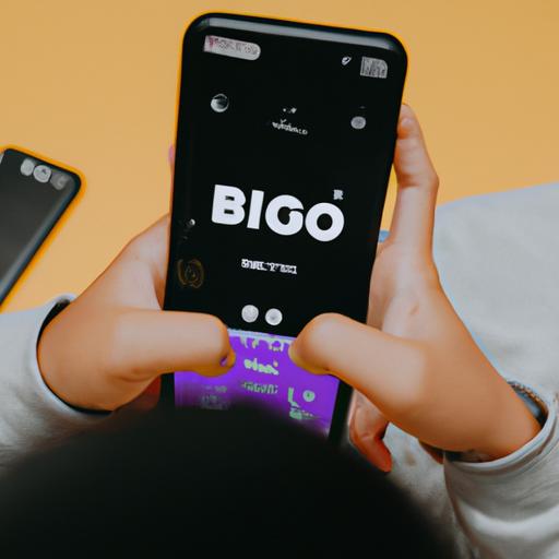 Người dùng kiểm tra doanh thu kiếm được từ Bigo Live trên điện thoại của mình